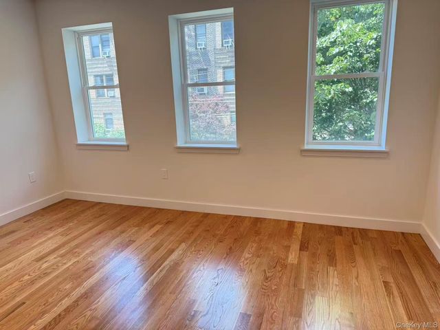 3409 29th Street, Astoria, NY 11106