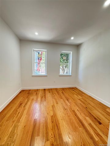 3409 29th Street, Astoria, NY 11106