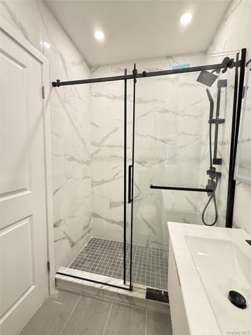 3409 29th Street, Astoria, NY 11106