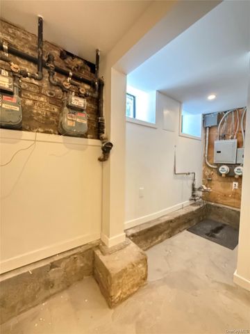 3409 29th Street, Astoria, NY 11106