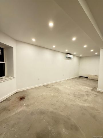 3409 29th Street, Astoria, NY 11106