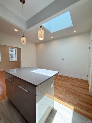 3409 29th Street, Astoria, NY 11106