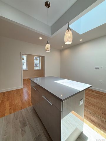 3409 29th Street, Astoria, NY 11106