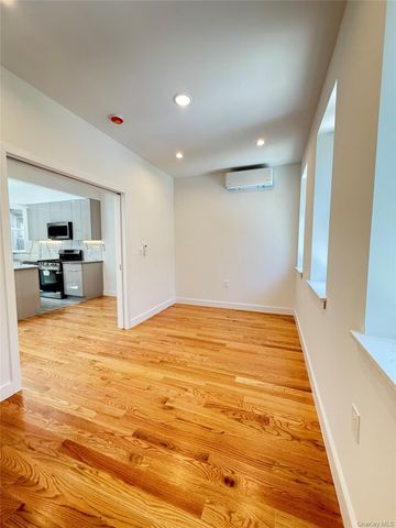 3409 29th Street, Astoria, NY 11106