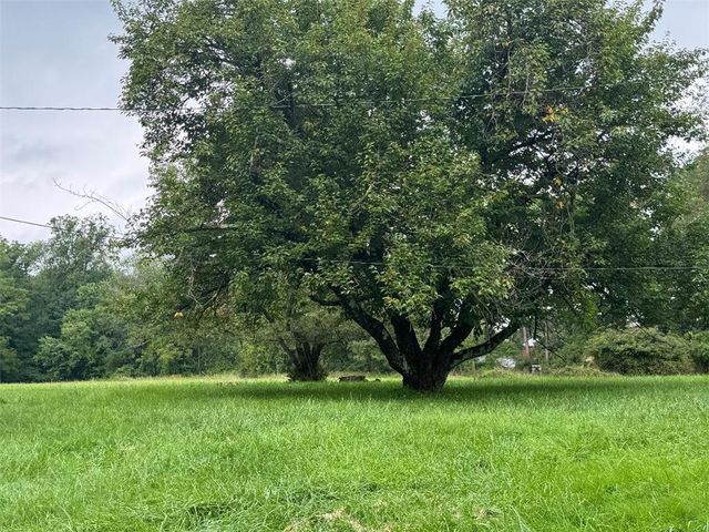 148 West Douglasville Road, Bushkill Twp, PA 18064
