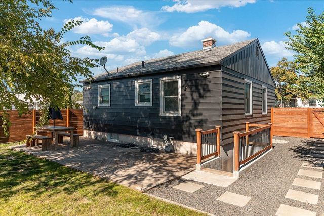 524 E Garland Ave, Spokane, WA 99207