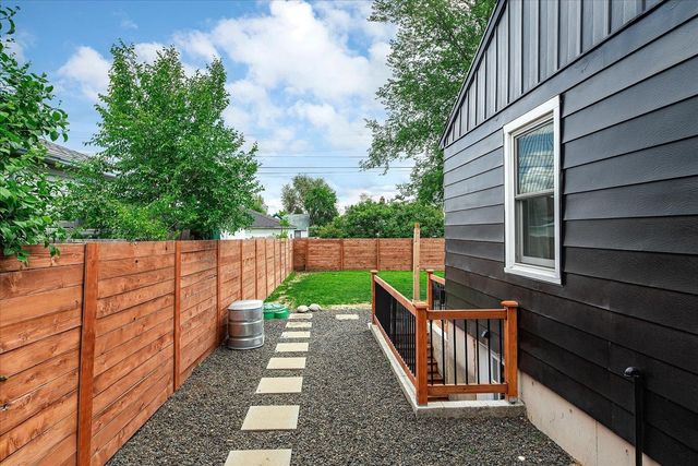 524 E Garland Ave, Spokane, WA 99207