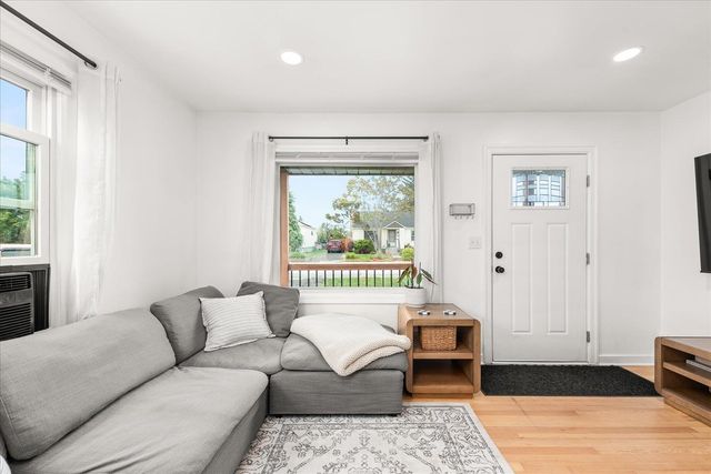 524 E Garland Ave, Spokane, WA 99207