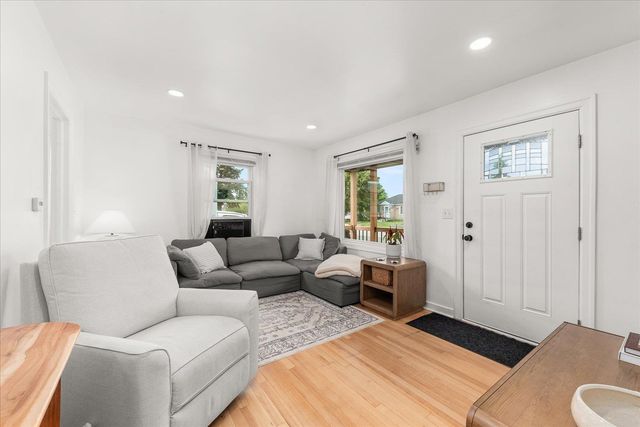 524 E Garland Ave, Spokane, WA 99207