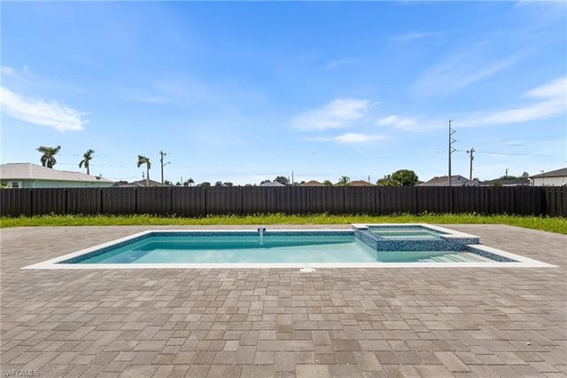 1018 NE Juanita PL, Cape Coral, FL 33909