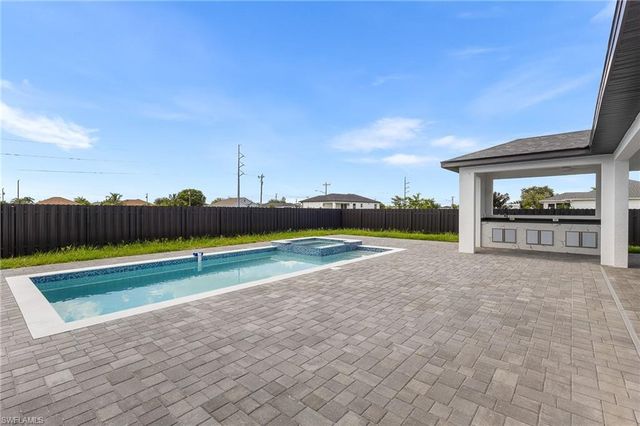 1018 NE Juanita PL, Cape Coral, FL 33909