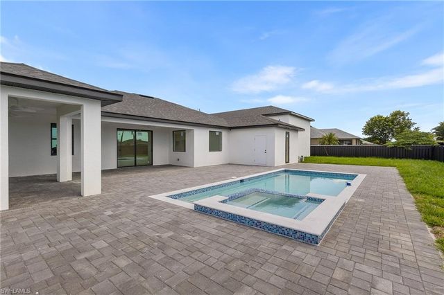 1018 NE Juanita PL, Cape Coral, FL 33909