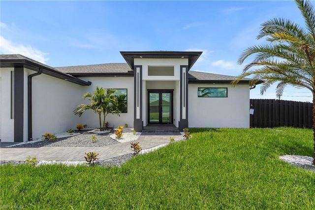 1018 NE Juanita PL, Cape Coral, FL 33909