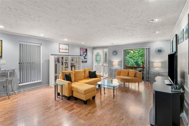 130 Lincoln Ave, Swissvale, PA 15218