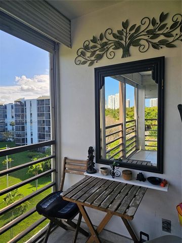 20500 W Country Club Dr 609, Aventura, FL 33180