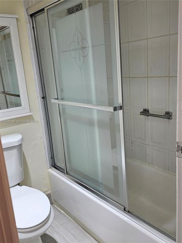 20500 W Country Club Dr 609, Aventura, FL 33180