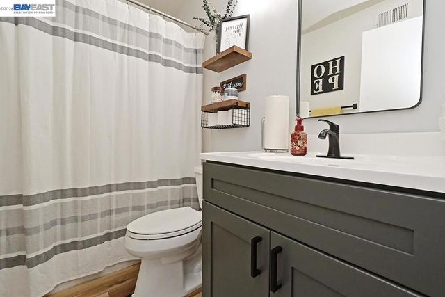 25105 Vista Greens Ct, Hayward, CA 94541