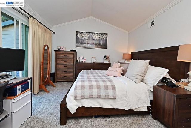 25105 Vista Greens Ct, Hayward, CA 94541