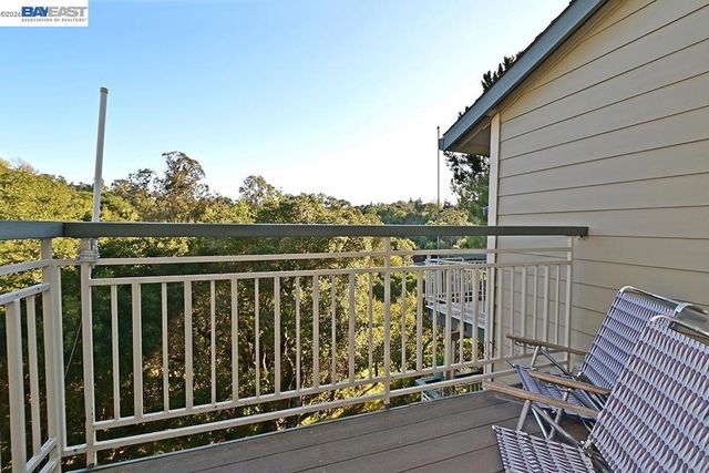 25105 Vista Greens Ct, Hayward, CA 94541
