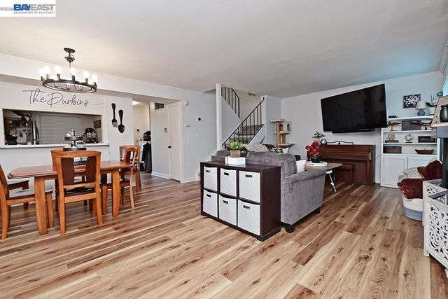 25105 Vista Greens Ct, Hayward, CA 94541