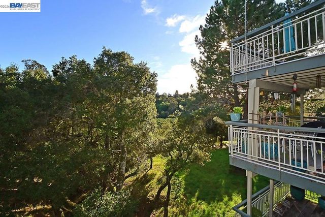 25105 Vista Greens Ct, Hayward, CA 94541