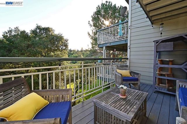 25105 Vista Greens Ct, Hayward, CA 94541