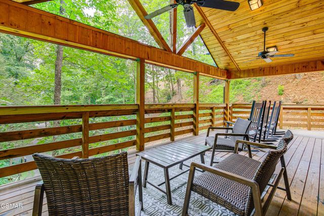 1046 Cheshire Court, Gatlinburg, TN 37738