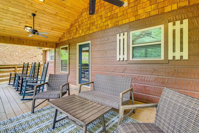 1046 Cheshire Court, Gatlinburg, TN 37738