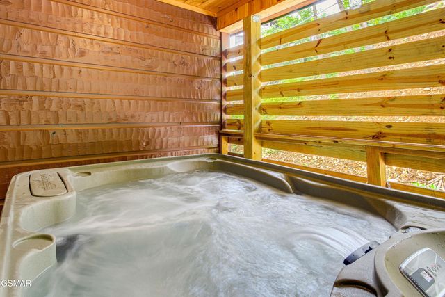 1046 Cheshire Court, Gatlinburg, TN 37738