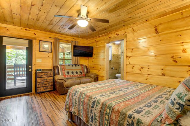 1046 Cheshire Court, Gatlinburg, TN 37738