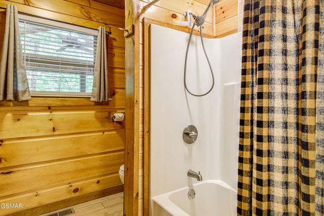 1046 Cheshire Court, Gatlinburg, TN 37738