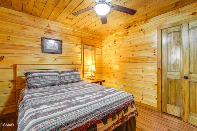 1046 Cheshire Court, Gatlinburg, TN 37738