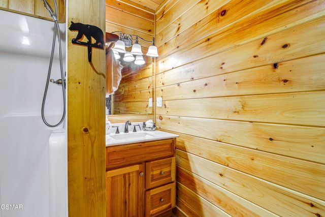 1046 Cheshire Court, Gatlinburg, TN 37738