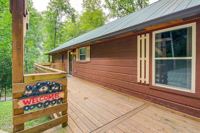 1046 Cheshire Court, Gatlinburg, TN 37738