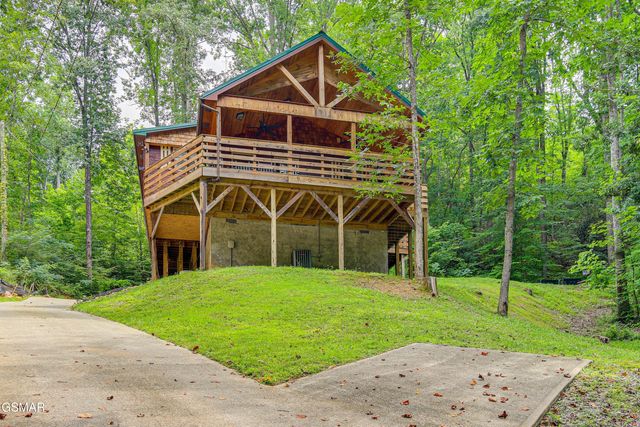 1046 Cheshire Court, Gatlinburg, TN 37738