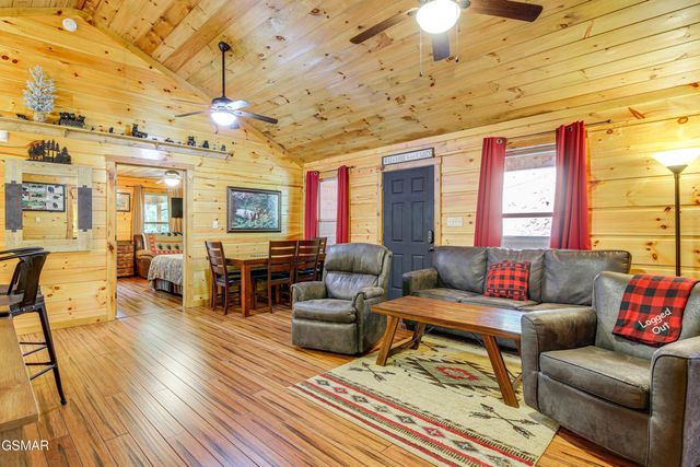 1046 Cheshire Court, Gatlinburg, TN 37738