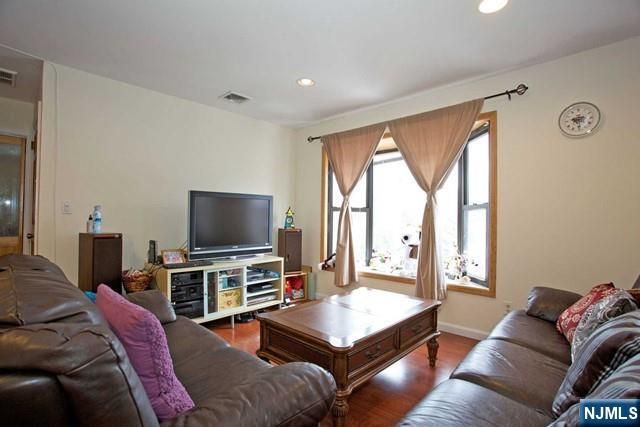 109 Sanial Avenue 2nd FLR, Northvale, NJ 07647