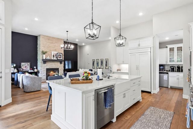 3818 E Cypress Point Street, Springfield, MO 65802