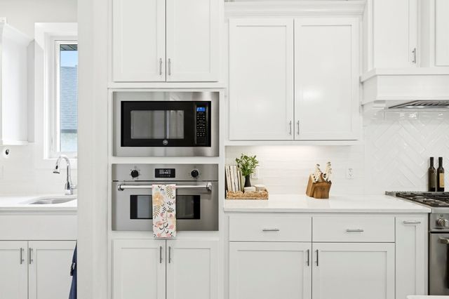 3818 E Cypress Point Street, Springfield, MO 65802