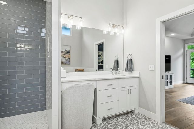 3818 E Cypress Point Street, Springfield, MO 65802