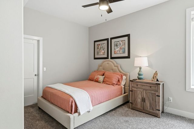 3818 E Cypress Point Street, Springfield, MO 65802