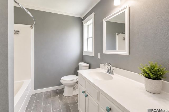 10960 Woodhaven Dr, Denham Springs, LA 70726