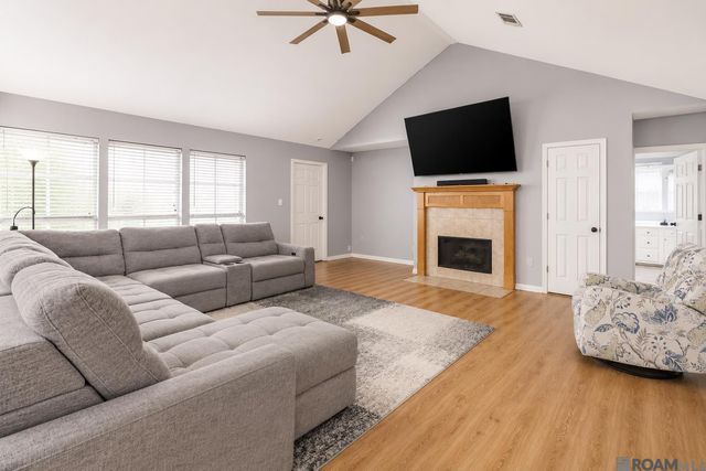 10960 Woodhaven Dr, Denham Springs, LA 70726