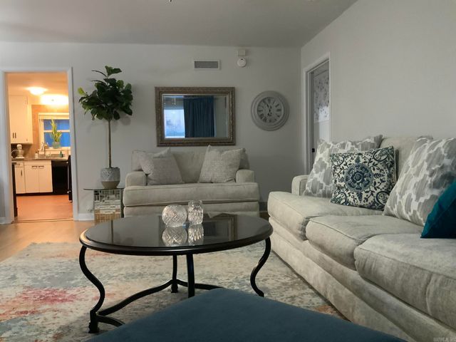 6708 Evergreen Dr, Little Rock, AR 72207