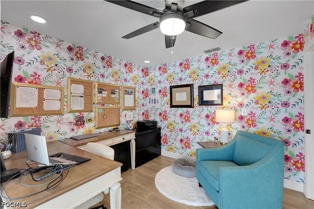 1221 SE 43rd TER, Cape Coral, FL 33904