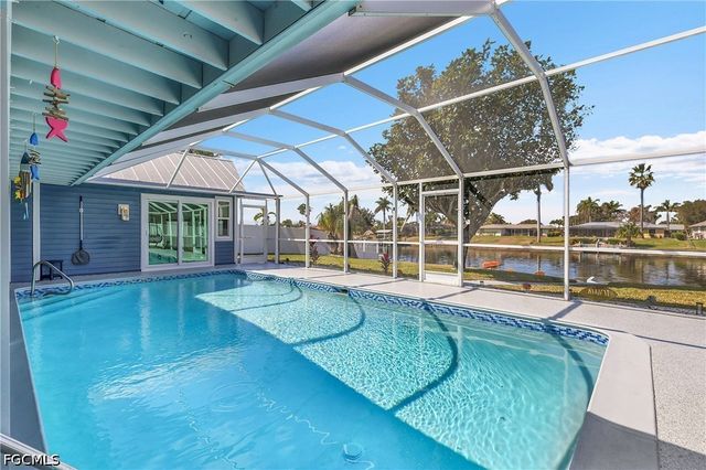 1221 SE 43rd TER, Cape Coral, FL 33904