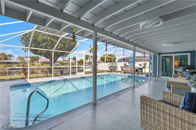 1221 SE 43rd TER, Cape Coral, FL 33904