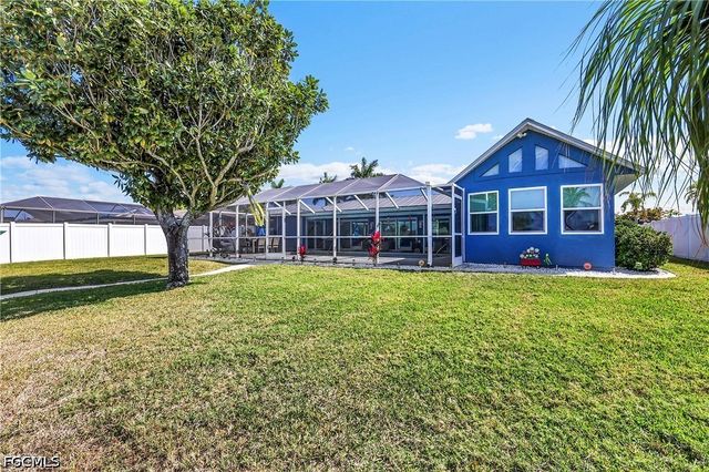 1221 SE 43rd TER, Cape Coral, FL 33904