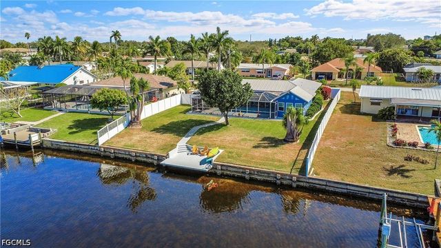 1221 SE 43rd TER, Cape Coral, FL 33904