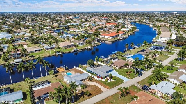 1221 SE 43rd TER, Cape Coral, FL 33904